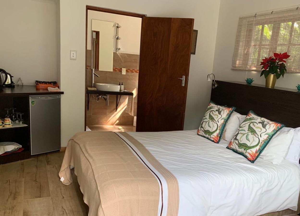 Private Room In Ambiente Guest House Knysna Exteriör bild