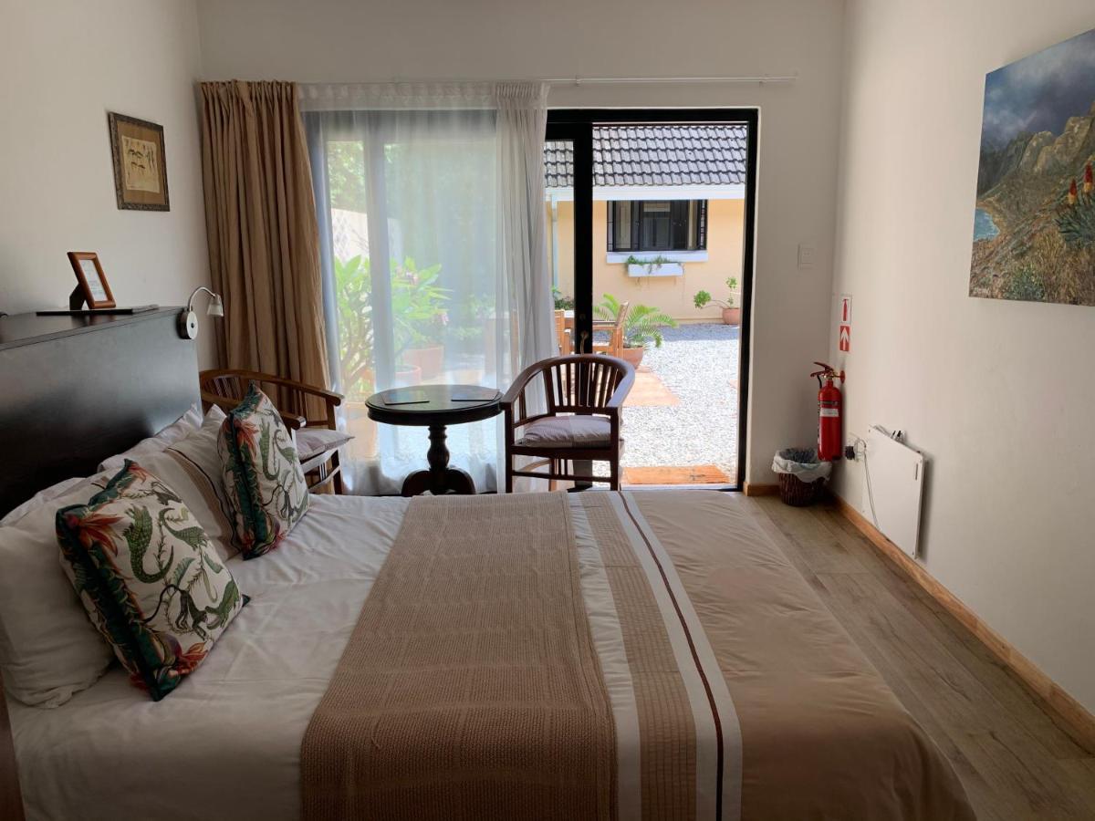 Private Room In Ambiente Guest House Knysna Exteriör bild
